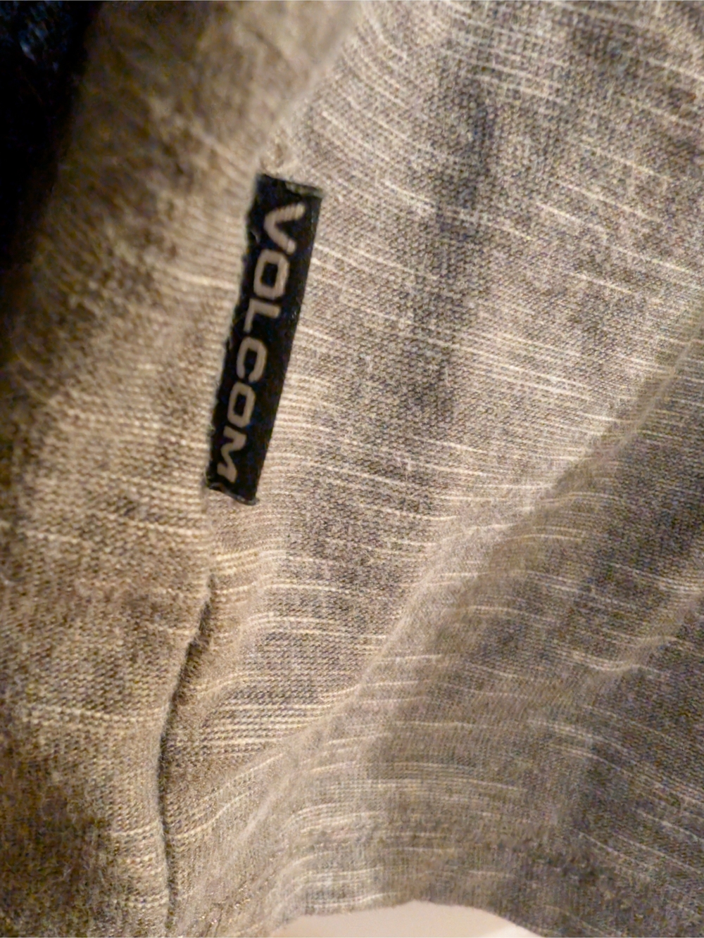 Volcom | Raglan Henley Long Sleeve - Picture 4 of 5